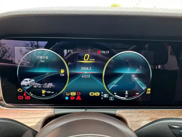 Mercedes-Benz E-Class — Фото автомобиля 13