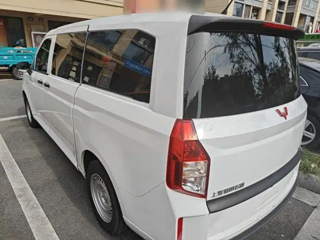 Wuling Zhengcheng — Фото автомобиля 4