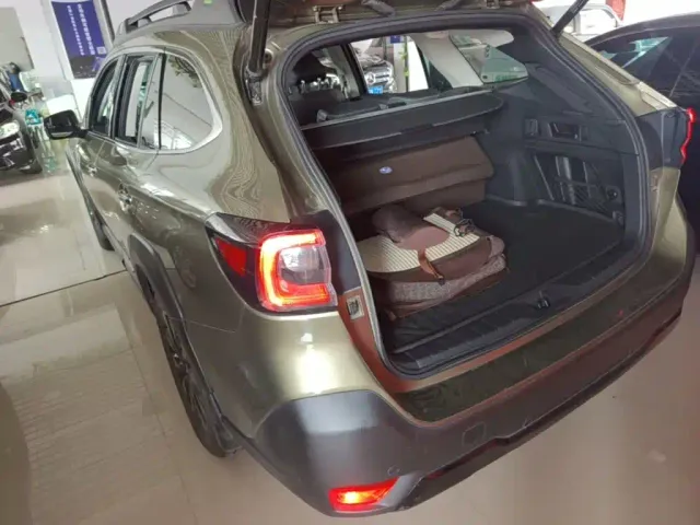 Subaru Outback — Фото автомобиля 4