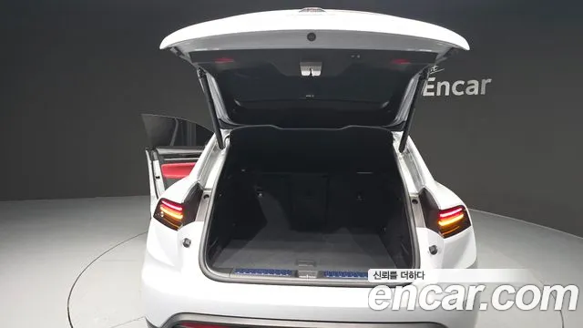 Porsche Macan — Фото автомобиля 20