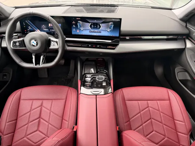 BMW 5 Series — Фото автомобиля 16