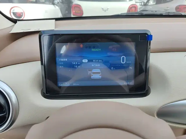 Wuling Hongguang Mini EV — Фото автомобиля 11