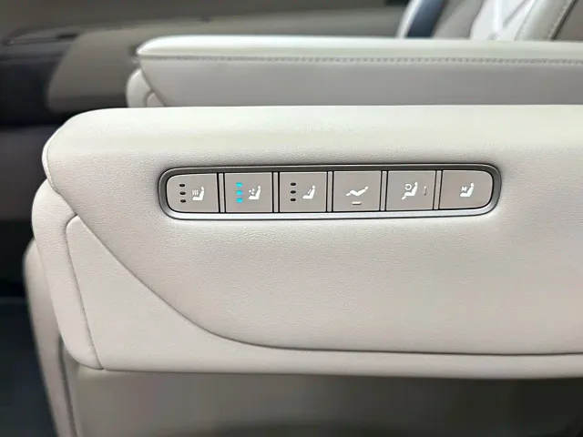 Li Auto L9 — Фото автомобиля 23
