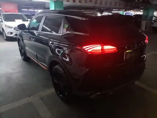 Geely Boyue — Фото автомобиля 4