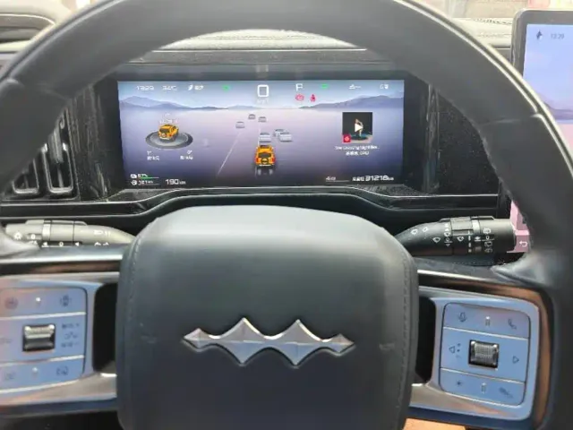 BYD FangChengBao Leopard 5 — Фото автомобиля 5