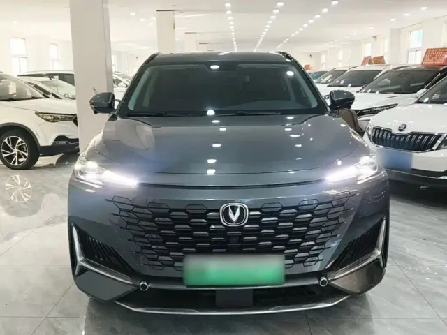 Changan UNI-K iDD — Фото автомобиля 2