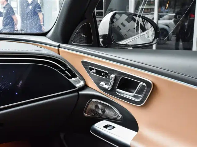 Mercedes-Benz E-Class — Фото автомобиля 20