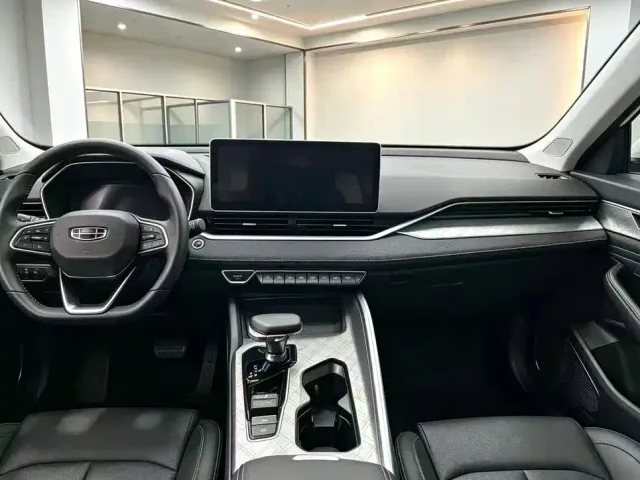 Geely Xingrui — Фото автомобиля 4