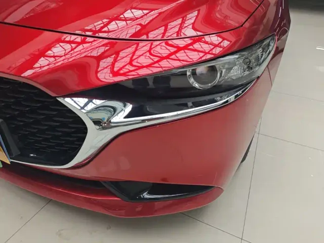 Mazda Axela — Фото автомобиля 23