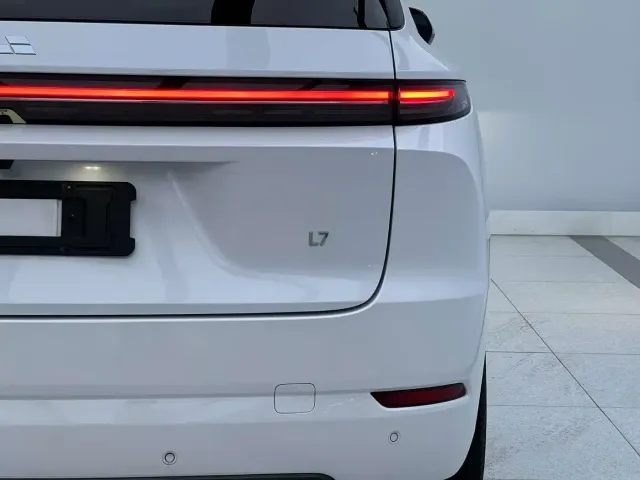 Li Auto L7 — Фото автомобиля 3