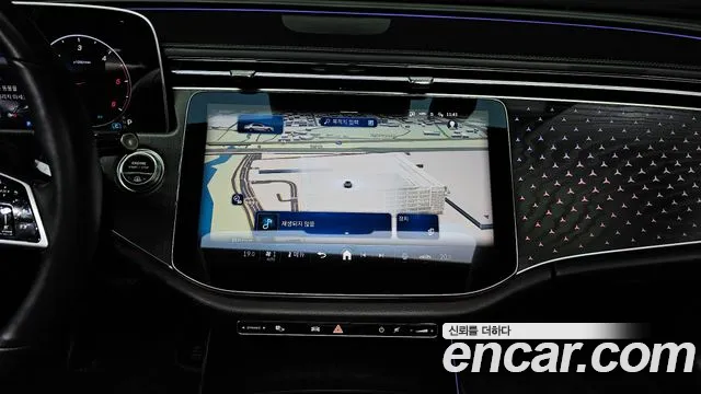 Mercedes-Benz E-Class — Фото автомобиля 16