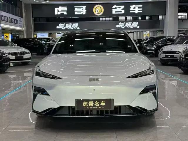 Geely Galaxy E8 — Фото автомобиля 2