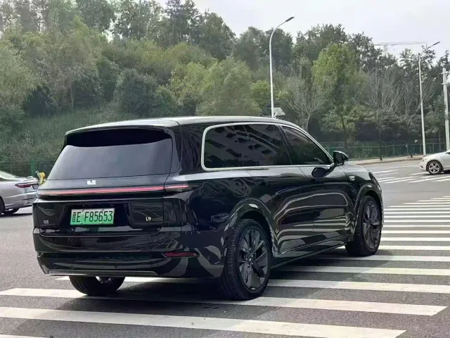 Li Auto L9 — Фото автомобиля 9