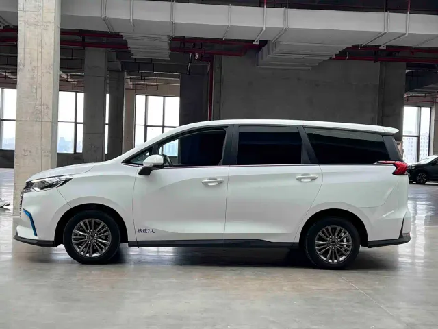 Maxus Dajia 5 — Фото автомобиля 5