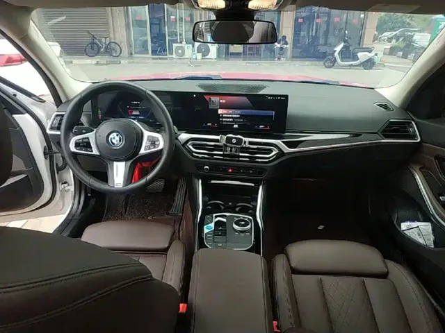 BMW i3 — Фото автомобиля 9