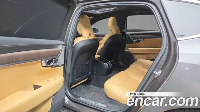 Volvo S90 — Фото автомобиля 17