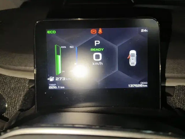 Geely Geometry C — Фото автомобиля 4