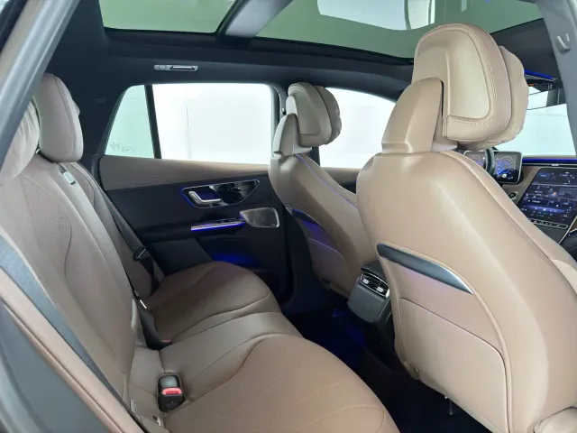 Mercedes-Benz EQE SUV — Фото автомобиля 9
