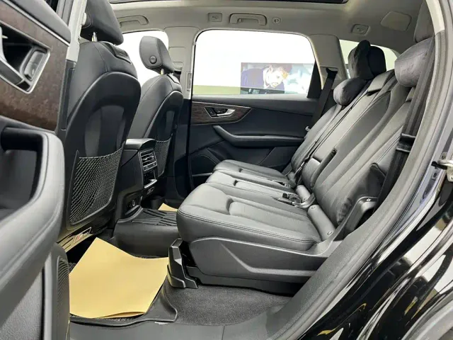 Audi Q7 — Фото автомобиля 17