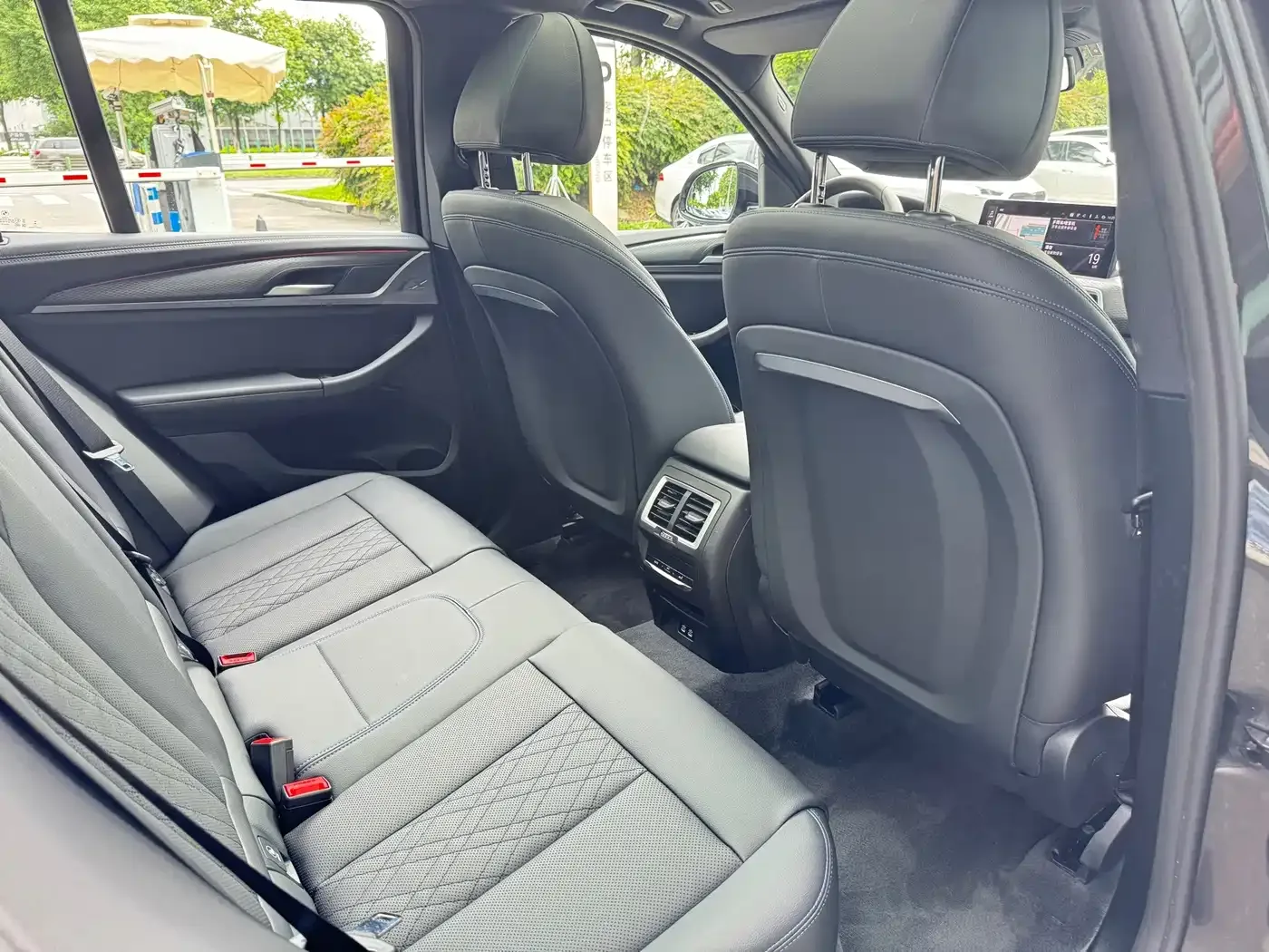 BMW BMW X3 2023 Facelift xDrive30i Premium M Night Package — Фото автомобиля 11