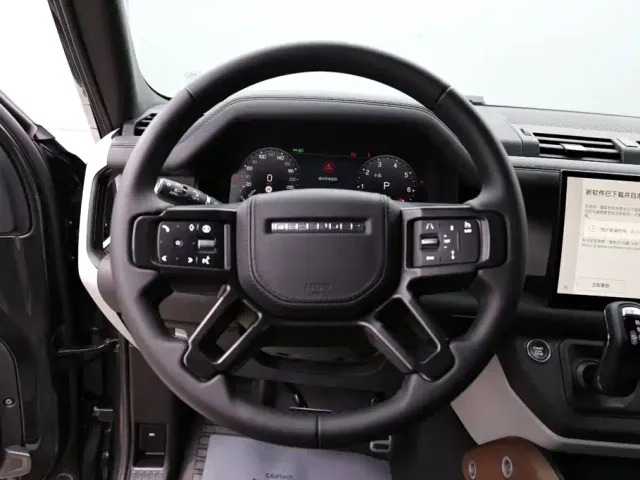 Land Rover Defender — Фото автомобиля 15