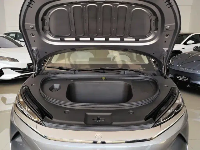 BYD Qin L — Фото автомобиля 16