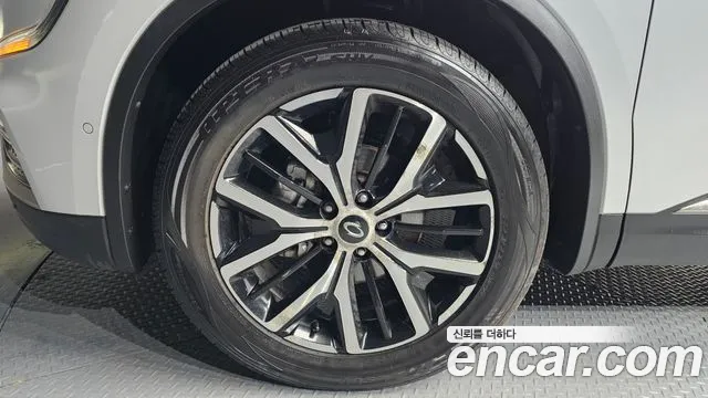 Renault-KoreaSamsung QM6 Новый QM6 2.0 LPe RE Signature 2WD — Фото автомобиля 5