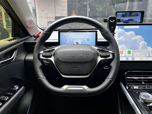 Wuling Starlight — Фото автомобиля 14