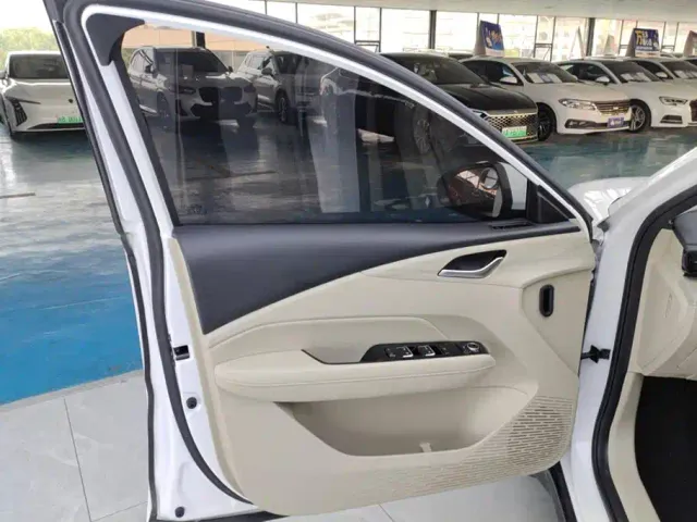 Wuling Starlight — Фото автомобиля 7
