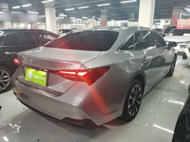 Toyota Avalon — Фото автомобиля 6
