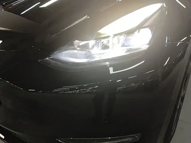 Tesla Model Y — Фото автомобиля 23