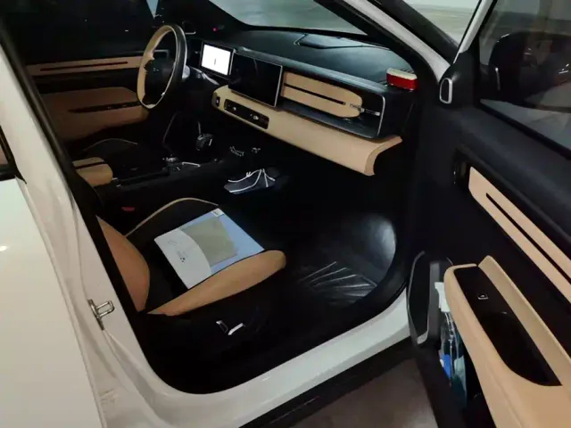Geely Geely ICON 2023 1.5TD Chocolate Premium Edition — Фото автомобиля 8