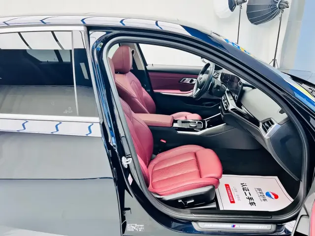 BMW BMW 3 Series 2023 320Li M Sport Package — Фото автомобиля 25