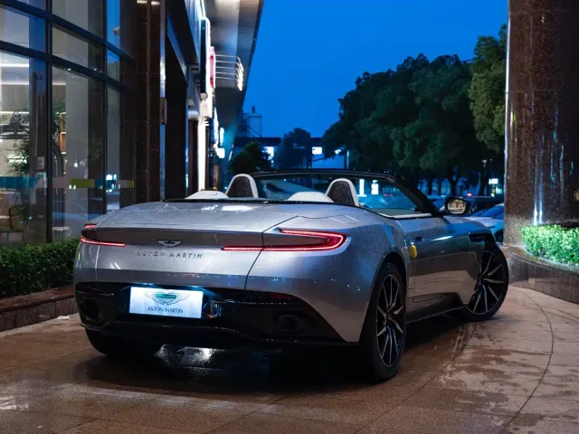 Aston Martin DB11 — Фото автомобиля 8