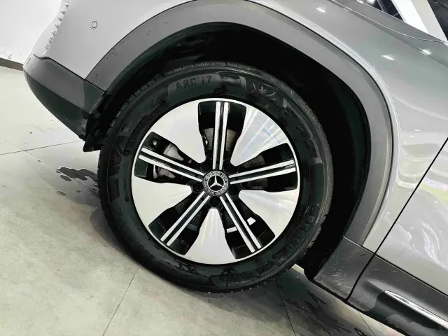 Mercedes-Benz EQB — Фото автомобиля 10