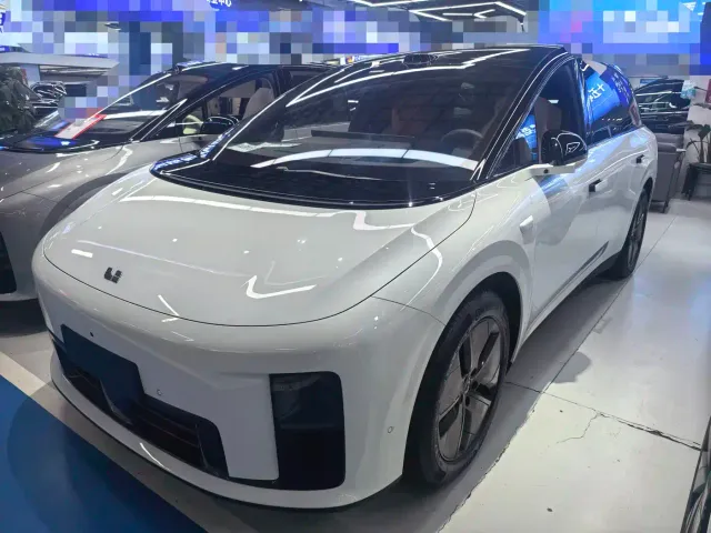 Фотография автомобиля — Li Auto i8