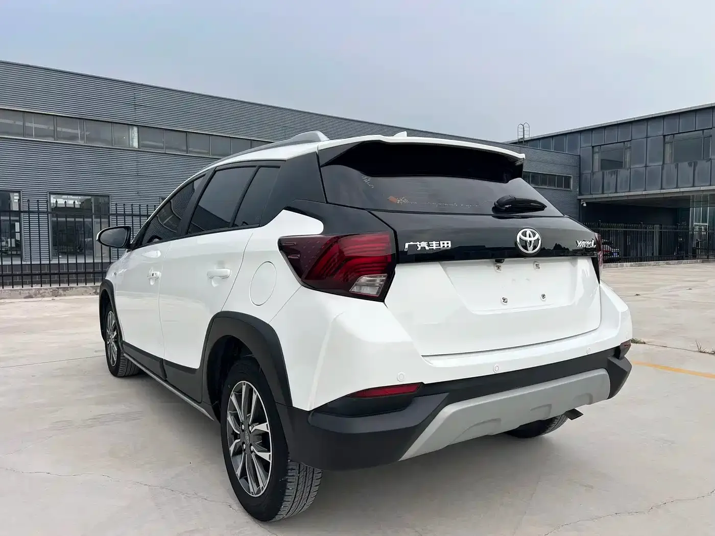 Toyota YARiS L Zhi Xuan 2022 Zhi Xuan X 1.5L CVT Luxury PLUS Edition — Фото автомобиля 4