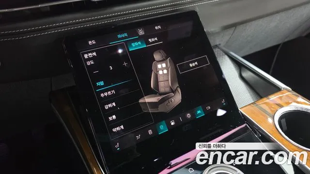 Cadillac Escalade — Фото автомобиля 24