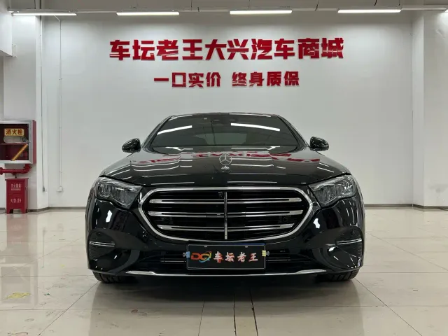 Mercedes-Benz E-Class — Фото автомобиля 2