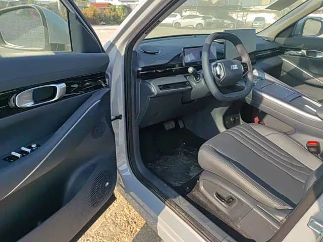Geely Galaxy E5 — Фото автомобиля 15