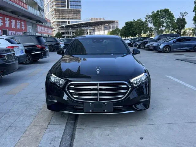 Mercedes-Benz E-Class — Фото автомобиля 2