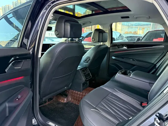 Volkswagen Passat — Фото автомобиля 6