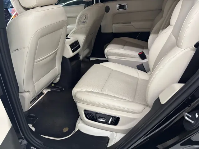 Li Auto L8 — Фото автомобиля 6