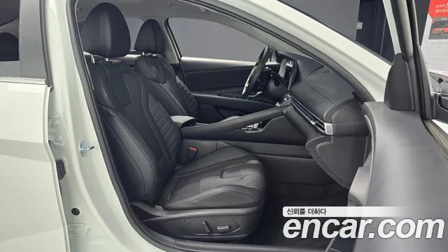 Hyundai AVANTE Новый Avante (CN7) — Фото автомобиля 10