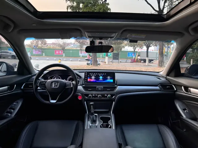 Honda Accord — Фото автомобиля 12