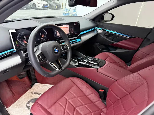 BMW 5 Series — Фото автомобиля 5