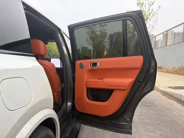 Li Auto L9 — Фото автомобиля 10