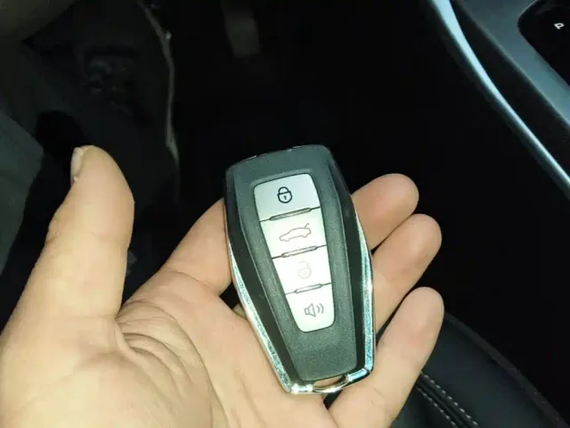 Geely Emgrand — Фото автомобиля 8