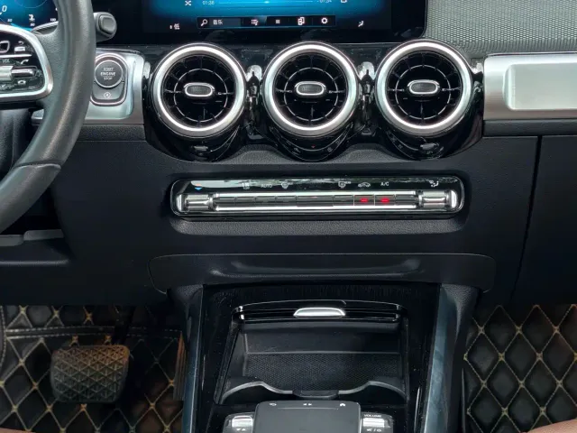 Mercedes-Benz GLB-Class — Фото автомобиля 20