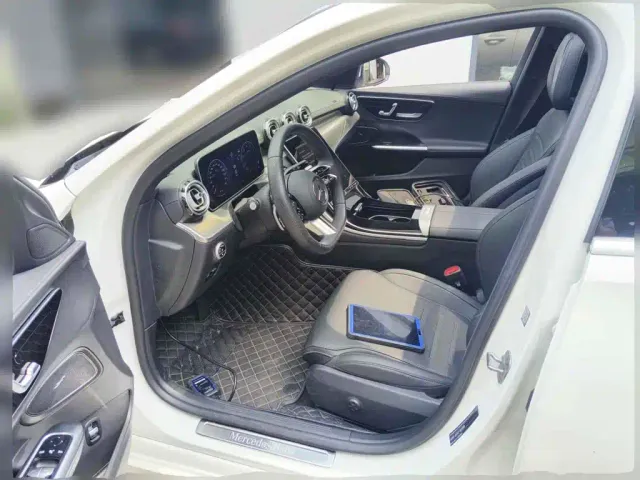 Mercedes-Benz C-Class — Фото автомобиля 8